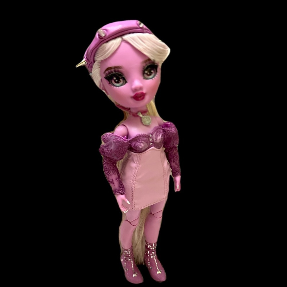 Rainbow High Shadow High Lavender Lynn Doll